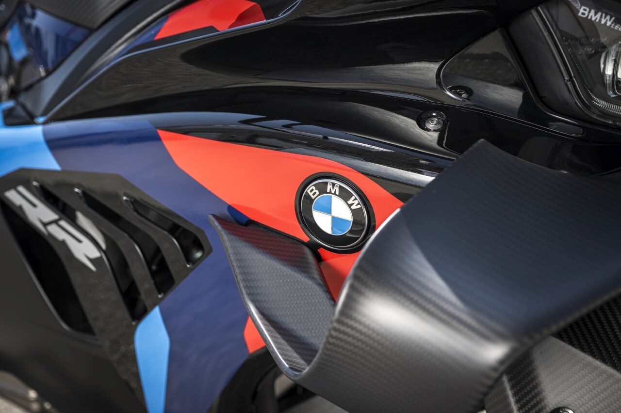 DueruoteTG #238 - Abbiamo guidato in pista la BMW che corre in SBK! 